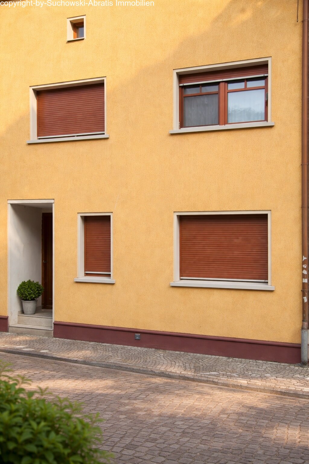 *** Gepflegtes EFH mit kleinem Hof in ruhiger Lage *** *** Gepflegtes EFH mit kleinem Hof in ruhiger Lage ***