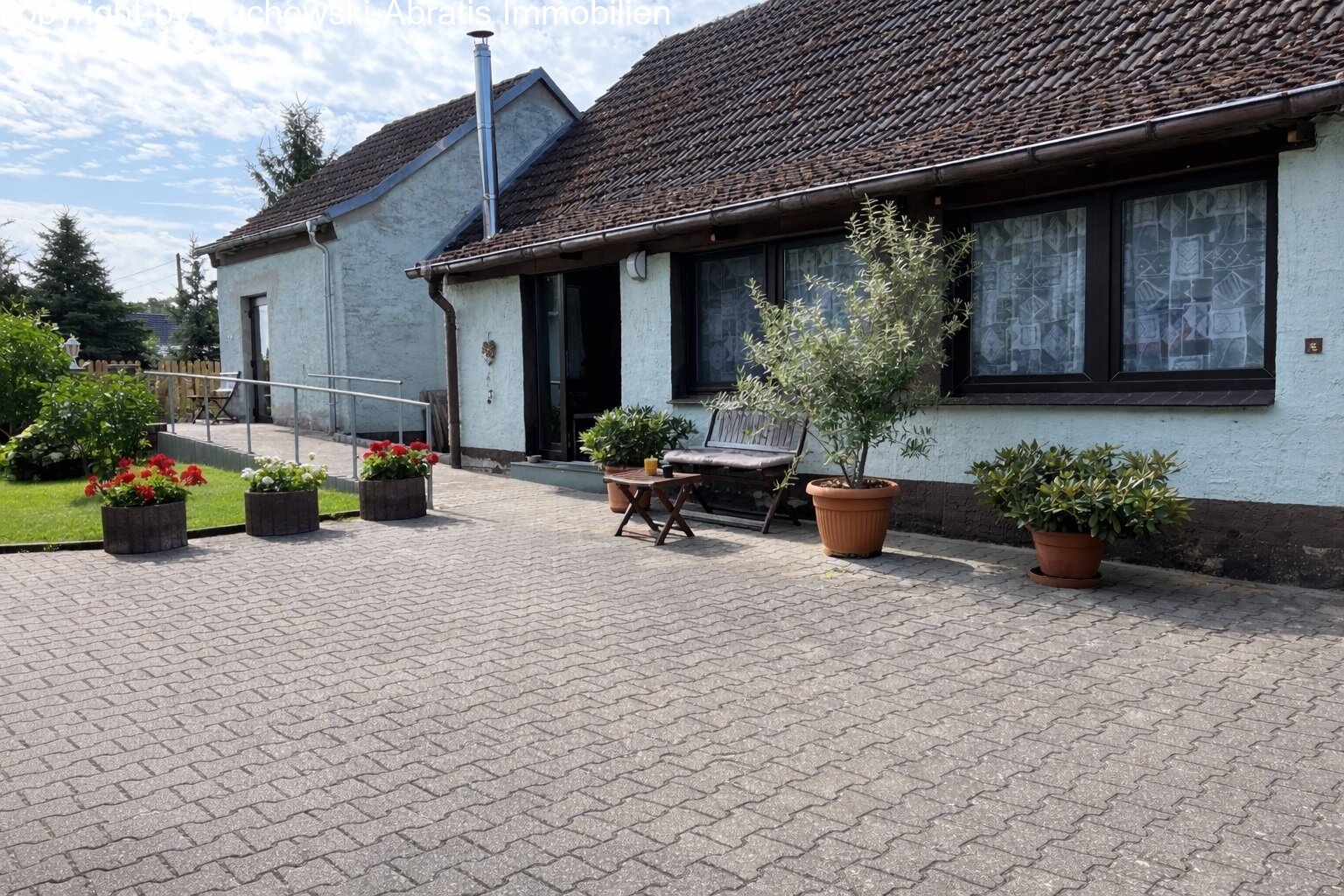 RESERVIERT *** Gepflegtes Haus -barrierefrei- am Ortsrand mit Fernblick, Stall und Garage *** RESERVIERT *** Gepflegtes Haus -barrierefrei- am Ortsrand mit Fernblick, Stall und Garage ***